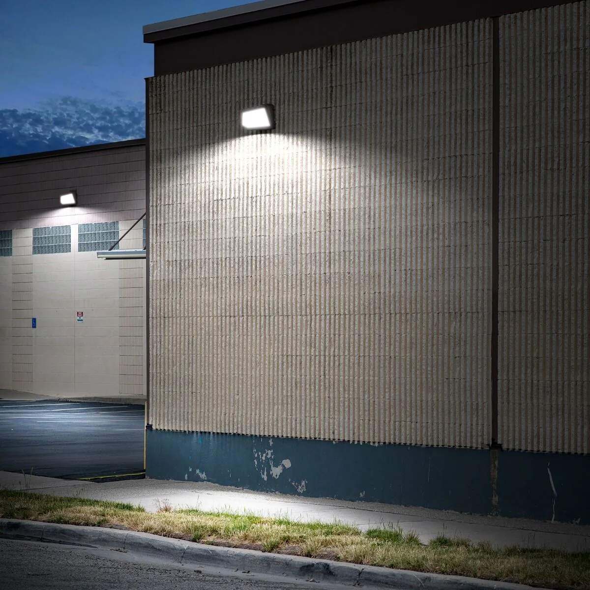 Lepro LED Wall Pack Light with Photocell (11600 Lumans, IP65 Waterproof) - Image 5