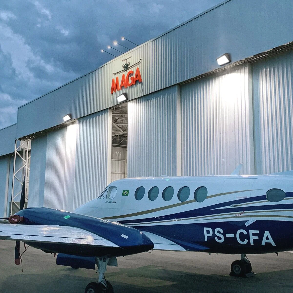 Lepro LED Wall Pack Light with Photocell (11600 Lumans, IP65 Waterproof) - Image 6