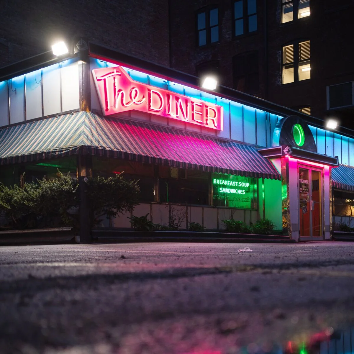 Lepro LED Wall Pack Light with Photocell (11600 Lumans, IP65 Waterproof) - Image 7